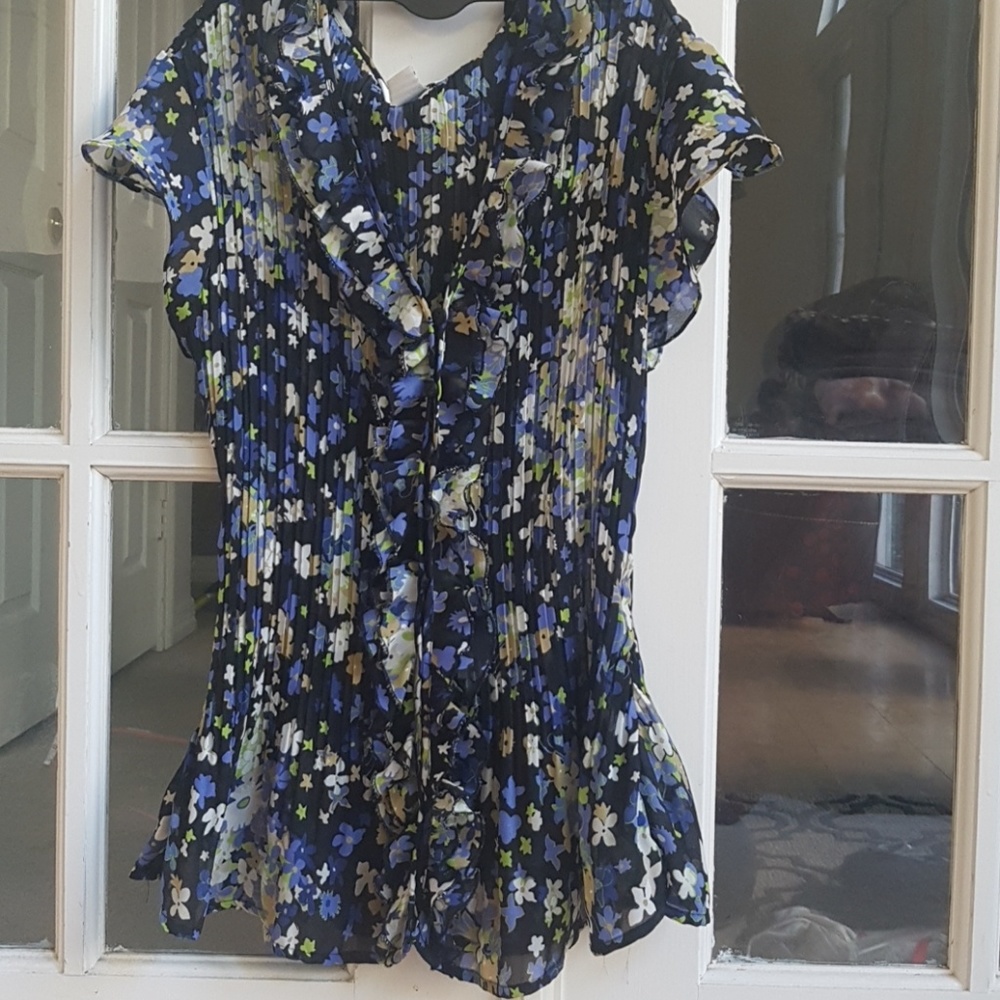 Work/ casual button down floral shirt